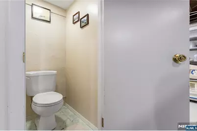 98 Davis Avenue, Hackensack, NJ 07601 - Photo 28