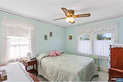 98 Davis Avenue, Hackensack, NJ 07601 - Photo 24