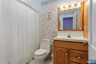 98 Davis Ave, Hackensack, NJ 07601 - Photo 18