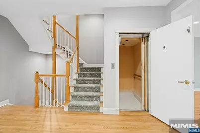 205 Bearwoods Road, Park Ridge, NJ 07656 - Photo 10