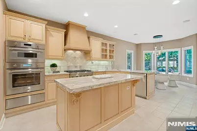205 Bearwoods Road, Park Ridge, NJ 07656 - Photo 6