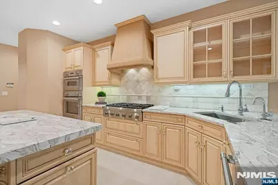 205 Bearwoods Road, Park Ridge, NJ 07656 - Photo 8