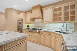 205 Bearwoods Rd, Park Ridge, NJ 07656 - Photo 8