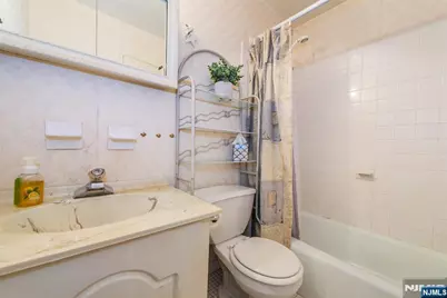 575 Grove Street F3 #F3, Clifton, NJ 07013 - Photo 18