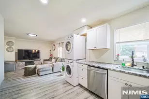 322 Hickory Ave, Bergenfield, NJ 07621 - Photo 12