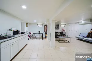 322 Hickory Ave, Bergenfield, NJ 07621 - Photo 4