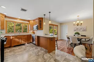 73 W Cedar Pl, Ramsey, NJ 07446 - Photo 8