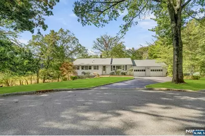 73 W Cedar Place, Ramsey, NJ 07446 - Photo 2