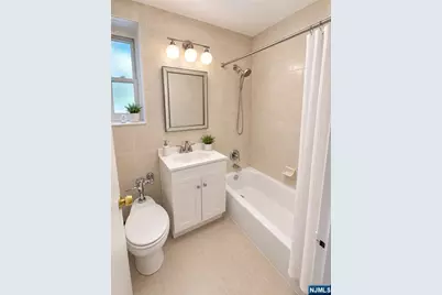 2345 Linwood Avenue 1A #1A, Fort Lee, NJ 07024 - Photo 4