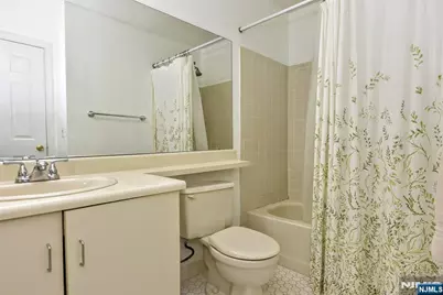 1098 Devon Court 1098 #1098, Mahwah, NJ 07430 - Photo 14