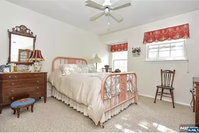 1098 Devon Court 1098 #1098, Mahwah, NJ 07430 - Photo 16