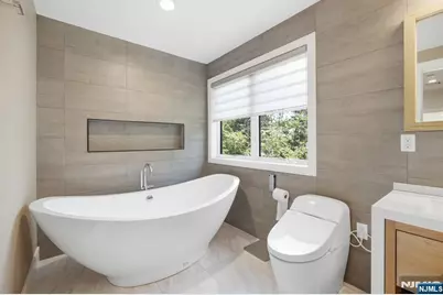 71 Dillingham Place, Englewood Cliffs, NJ 07632 - Photo 22