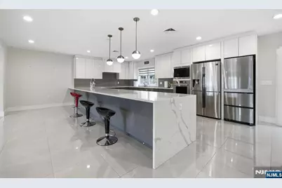 71 Dillingham Place, Englewood Cliffs, NJ 07632 - Photo 4