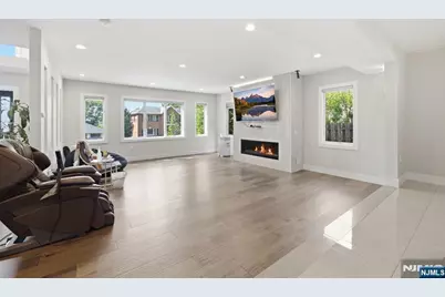71 Dillingham Place, Englewood Cliffs, NJ 07632 - Photo 8