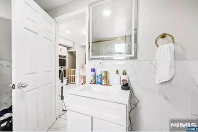 59 Clinton Avenue, Bergenfield, NJ 07621 - Photo 18