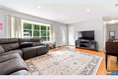 76 Page Drive, Oakland, NJ 07436 - Photo 4