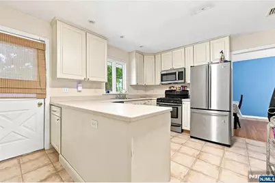 76 Page Drive, Oakland, NJ 07436 - Photo 10