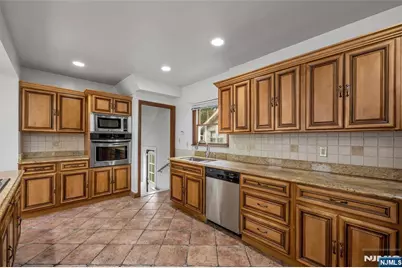 303 Hickory Street, Teaneck Township, NJ 07666 - Photo 10