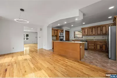 303 Hickory Street, Teaneck Township, NJ 07666 - Photo 8