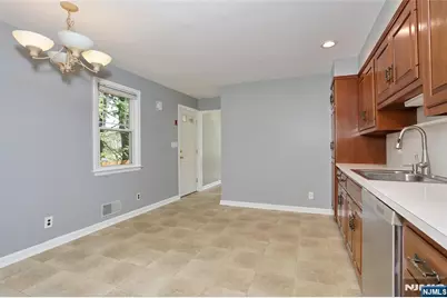 28-19 Warren Road, Fair Lawn, NJ 07410 - Photo 12