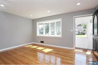 28-19 Warren Road, Fair Lawn, NJ 07410 - Photo 4