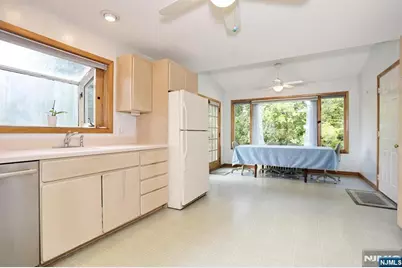 338 4th Avenue, Hawthorne, NJ 07506 - Photo 16