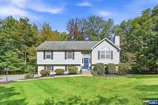 46 Melinda Ln, Vernon, NJ 07421 - Photo 1