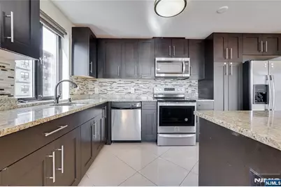 29 1st Street 702 #702, Hackensack, NJ 07601 - Photo 2