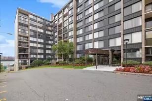 9060 Palisade Ave 403, North Bergen, NJ 07047 - Photo 1