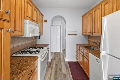 9060 Palisade Avenue 403 #403, North Bergen, NJ 07047 - Photo 10