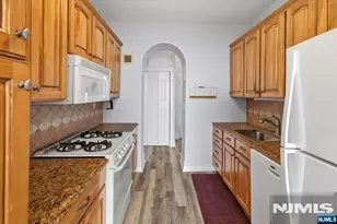 9060 Palisade Ave 403, North Bergen, NJ 07047 - Photo 12
