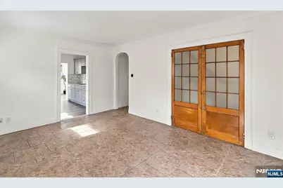 34 E Spring Valley Avenue, Maywood, NJ 07607 - Photo 8