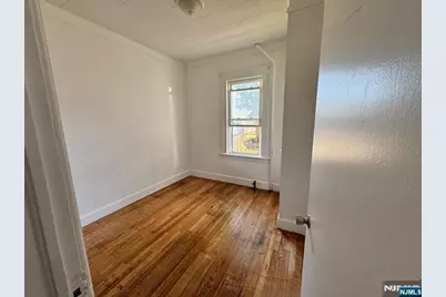 365 Harding Avenue, Clifton, NJ 07011 - Photo 4