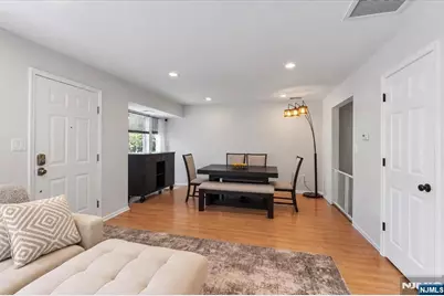 1066 Chedworth Circle, Mahwah, NJ 07430 - Photo 8