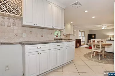 331 Forest Glen Avenue, Franklin Lakes, NJ 07417 - Photo 6