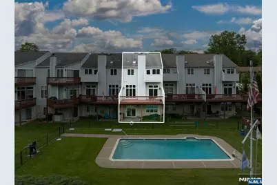 5 St Charles Avenue, West Milford, NJ 07421 - Photo 2