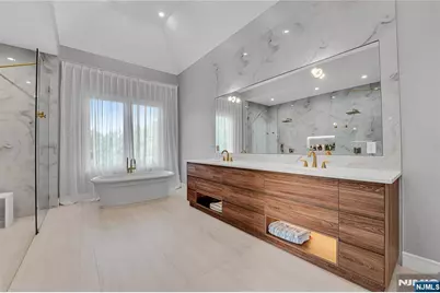 4 Crescent Court, Fort Lee, NJ 07024 - Photo 22