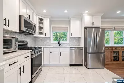 35 Bender Drive, Clifton, NJ 07013 - Photo 10