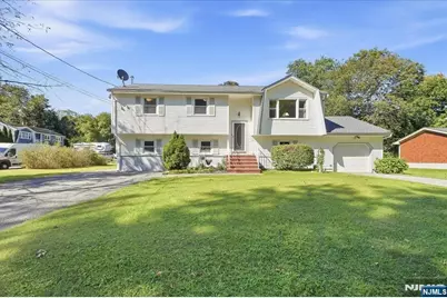 7 Paradise Trail, Vernon, NJ 07460 - Photo 2