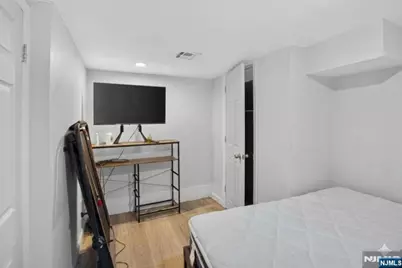 160 Fulton Avenue, Jersey City, NJ 07305 - Photo 24