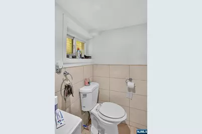 160 Fulton Avenue, Jersey City, NJ 07305 - Photo 30
