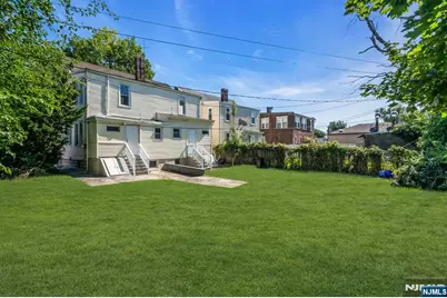 263 Sanford Street, East Orange, NJ 07018 - Photo 22