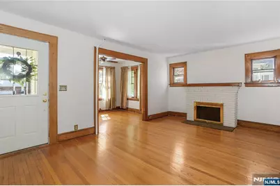 141 Henry Street, Hasbrouck Heights, NJ 07604 - Photo 10