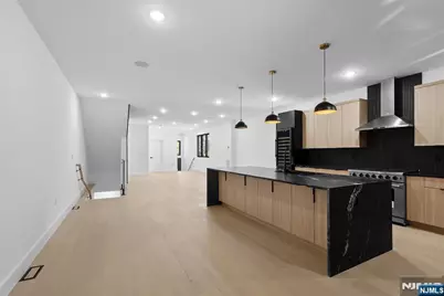 704 Chestnut Street A #A, Secaucus, NJ 07094 - Photo 2