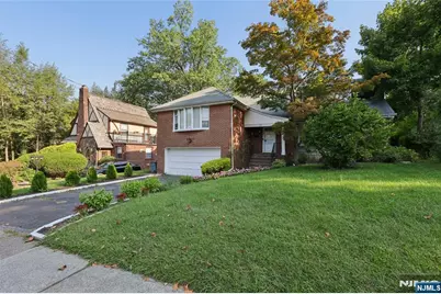 585 W Englewood Avenue, Teaneck Township, NJ 07666 - Photo 2