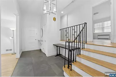 585 W Englewood Avenue, Teaneck Township, NJ 07666 - Photo 4