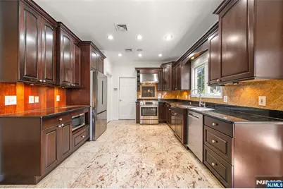 220 Concord Drive, Paramus, NJ 07652 - Photo 10