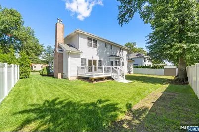 220 Concord Drive, Paramus, NJ 07652 - Photo 32