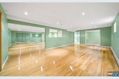 220 Concord Drive, Paramus, NJ 07652 - Photo 28