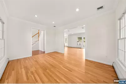 220 Concord Drive, Paramus, NJ 07652 - Photo 6